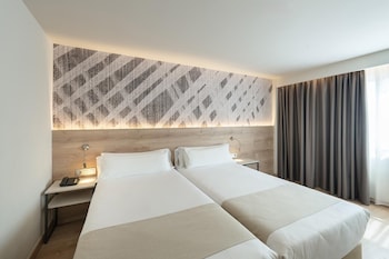 Double Room (1 adult + 1 child)