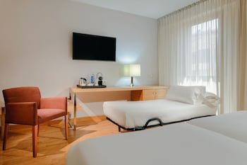 Triple Room (Extra Bed 2 adults + 1 child)