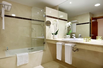 Suite, Jetted Tub
