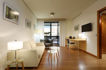 Suite, Jetted Tub