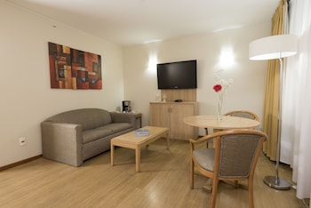 Suite, 1 King Bed, Smoking
