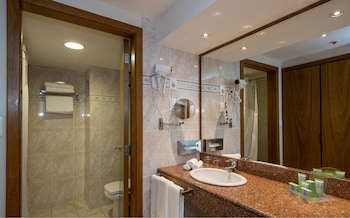 Standard Room, 1 Queen Bed