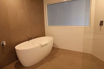 Deluxe Room, 1 King Bed