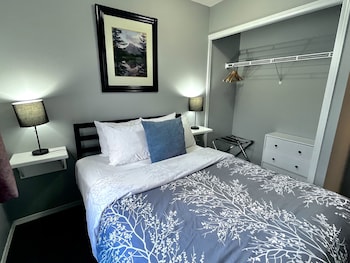 Three-Bedroom Apartment 106, No air conditioning. BL-RES-12548