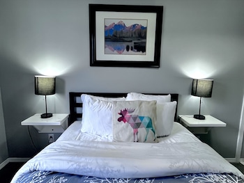 Two-Bedroom Apartment 112, No air conditioning. BL-RES-12550