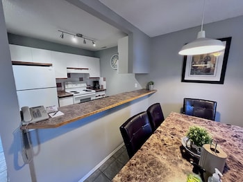 Three-Bedroom Apartment 106, No air conditioning. BL-RES-12548