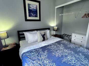 Three-Bedroom Apartment 117 - Loft, No air conditioning. BL-RES-11551