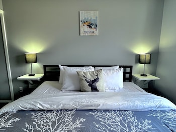 Three-Bedroom Apartment 117 - Loft, No air conditioning. BL-RES-11551