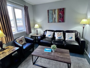 Three-Bedroom Apartment 117 - Loft, No air conditioning. BL-RES-11551