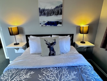 Three-Bedroom Apartment 116 - Loft, No air conditioning. BL-RES-12551