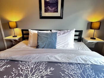 Three-Bedroom Apartment 108, No air conditioning. BL-RES-12549