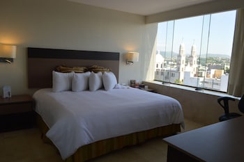 Executive Suite, 1 King Bed, Non Smoking