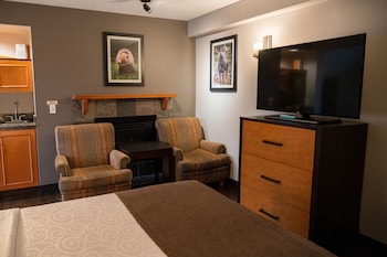 Deluxe King Suite