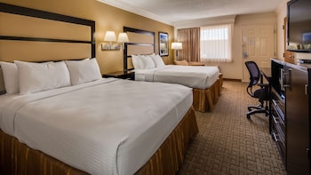 Standard Room, 2 Queen Beds, Accessible, Bathtub (Bathtub, No Pets)