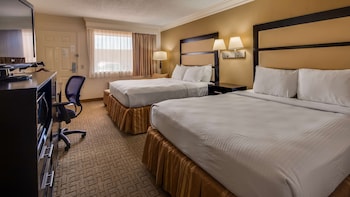 Standard Room, 2 Queen Beds, Accessible, Bathtub (Bathtub, No Pets)