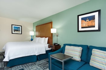 Room, 1 King Bed, Non Smoking, Refrigerator & Microwave