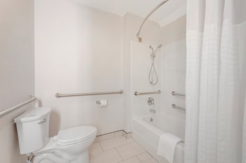 Suite, 2 Queen Beds, Accessible, Non Smoking