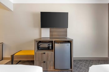 Suite, 2 Queen Beds, Non Smoking