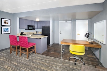 Suite, 1 Bedroom, Kitchen (Roll-in Shower)