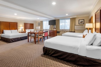 Suite, Multiple Beds, Accessible, Non Smoking