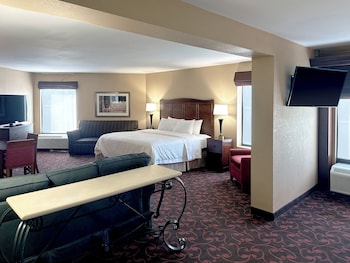 2 King Beds Family Suite