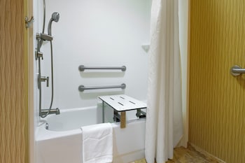 1 King Bed, Mobility/Hearing Accessible with Tub