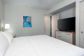 Room, 2 Bedrooms, Bathtub (Mobility & Hearing)