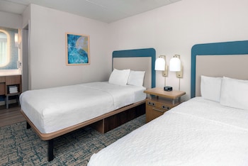 Suite, 2 Bedrooms, Non Smoking (1 King/2 Doubles)