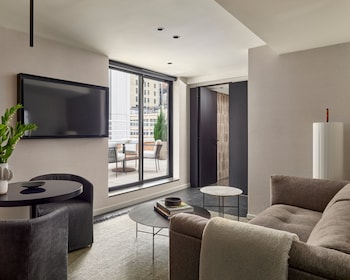 Empire State Suite with Terrace