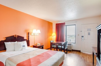 Standard Room, 1 King Bed, Accessible, Non Smoking