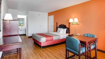 Standard Room, 1 Queen Bed, Non Smoking