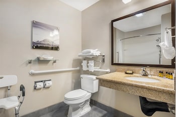 Standard Room, 2 Queen Beds, Accessible, Bathtub