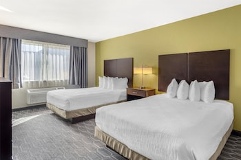 Standard Room, 2 Queen Beds, Accessible, Bathtub