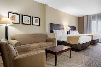 Suite, Multiple Beds, Non Smoking (2 Queen Beds and Sleeper Sofa)