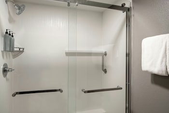 Suite, 1 Bedroom, Hearing Accessible, Balcony (Roll-in Shower)
