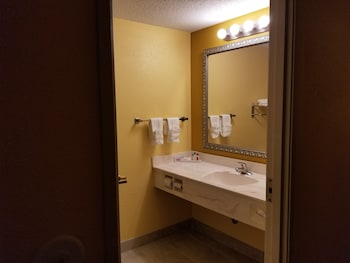 Standard Room, 1 King Bed