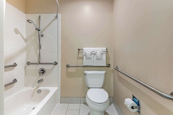 Standard Room, 2 Queen Beds, Accessible Tub, Non Smoking