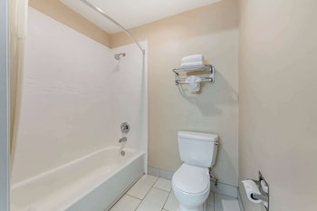 Family Suite, 3 Queen Beds, Non Smoking