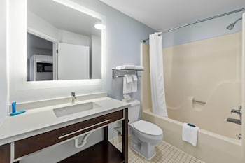Studio Suite, 1 Queen Bed with Sofa bed, Non Smoking
