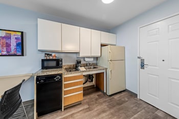 Room, 1 Queen Bed, Accessible, Non Smoking (Roll-In Shower)