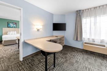 Studio Suite, 1 Queen Bed with Sofa bed, Non Smoking