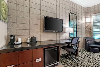 Standard Room, 1 Queen Bed, Accessible, Non Smoking