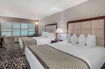 Standard Room, 2 Queen Beds, Non Smoking (Shower Only)