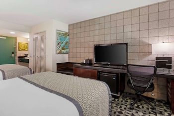 Standard Room, 2 Queen Beds, Non Smoking (Shower Only)