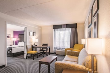Suite, 1 King Bed, Non Smoking (Water View)