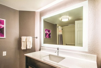 Suite, 1 King Bed, Non Smoking (Water View)