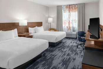 Room, 2 Queen Beds, Hearing Accessible (Roll-in Shower)
