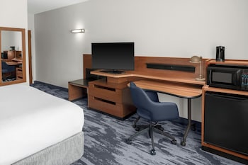 Room, 1 King Bed, Hearing Accessible (Transfer Shower)
