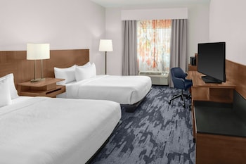 Room, 2 Queen Beds, Hearing Accessible (Roll-in Shower)