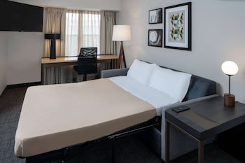 Suite, 1 Queen Bed with Sofa bed, Accessible (Hearing - One Bedroom)